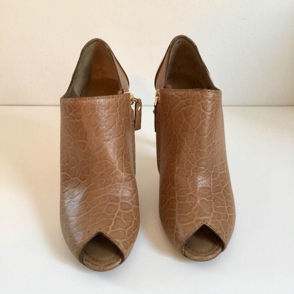 EUC LOUIS VUITTON CRIUSE RUNWAY BROWN FAUX CROC PEEP-TOE “CYPRESS” BOOTIE - Picture 8 of 12